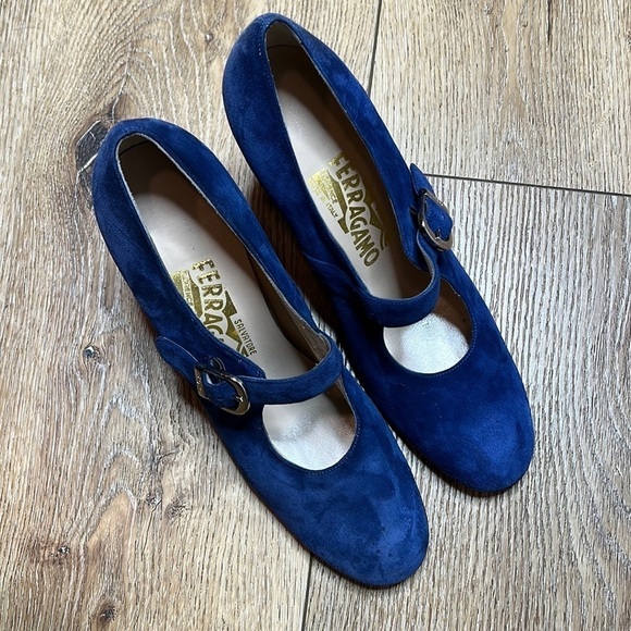 Salvatore Ferragamo Blue Suede Maryjane Pump Size 7B - Picture 1 of 9